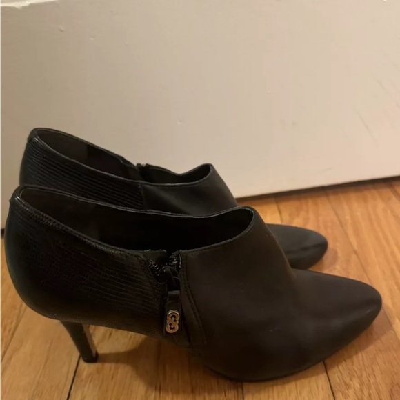 Cole Haan Black Ankle Boots with High Stiletto Heels and Textured Finish - Picture 4 of 6